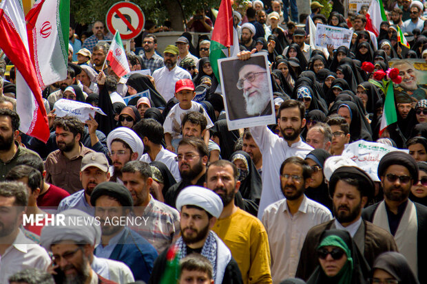 راهپیمایی جمعه خشم و نصر و تشییع پیکر ۵ شهید حمله رژیم صهیونی در قم