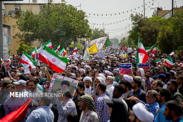 راهپیمایی جمعه خشم و نصر و تشییع پیکر ۵ شهید حمله رژیم صهیونی در قم