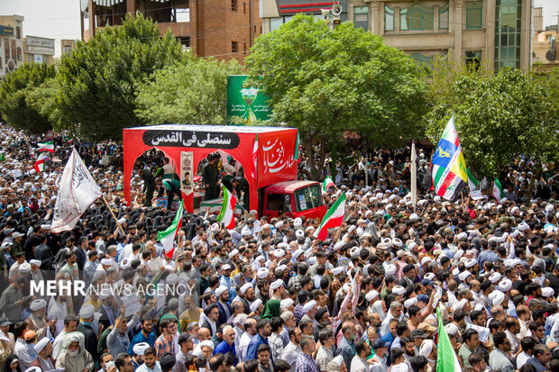 راهپیمایی جمعه خشم و نصر و تشییع پیکر ۵ شهید حمله رژیم صهیونی در قم