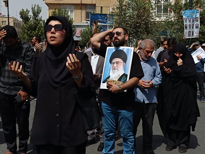 وداع و تشییع حماسی شهدای حمله رژیم صهیونی در قم