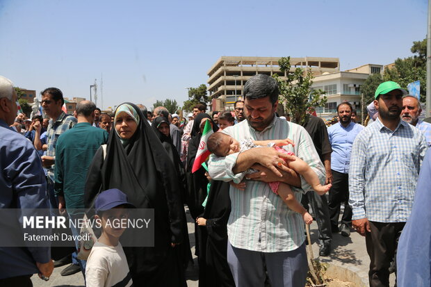 تشییع پیکر شهید راه وطن «مسعود وطن‌پور» در شهرری