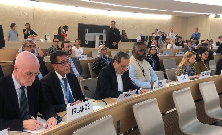 وزير الخارجية الايراني: هجوم الكيان الصهيوني على المنشآت النوویة الإیرانیة يعتبر جریمة حرب