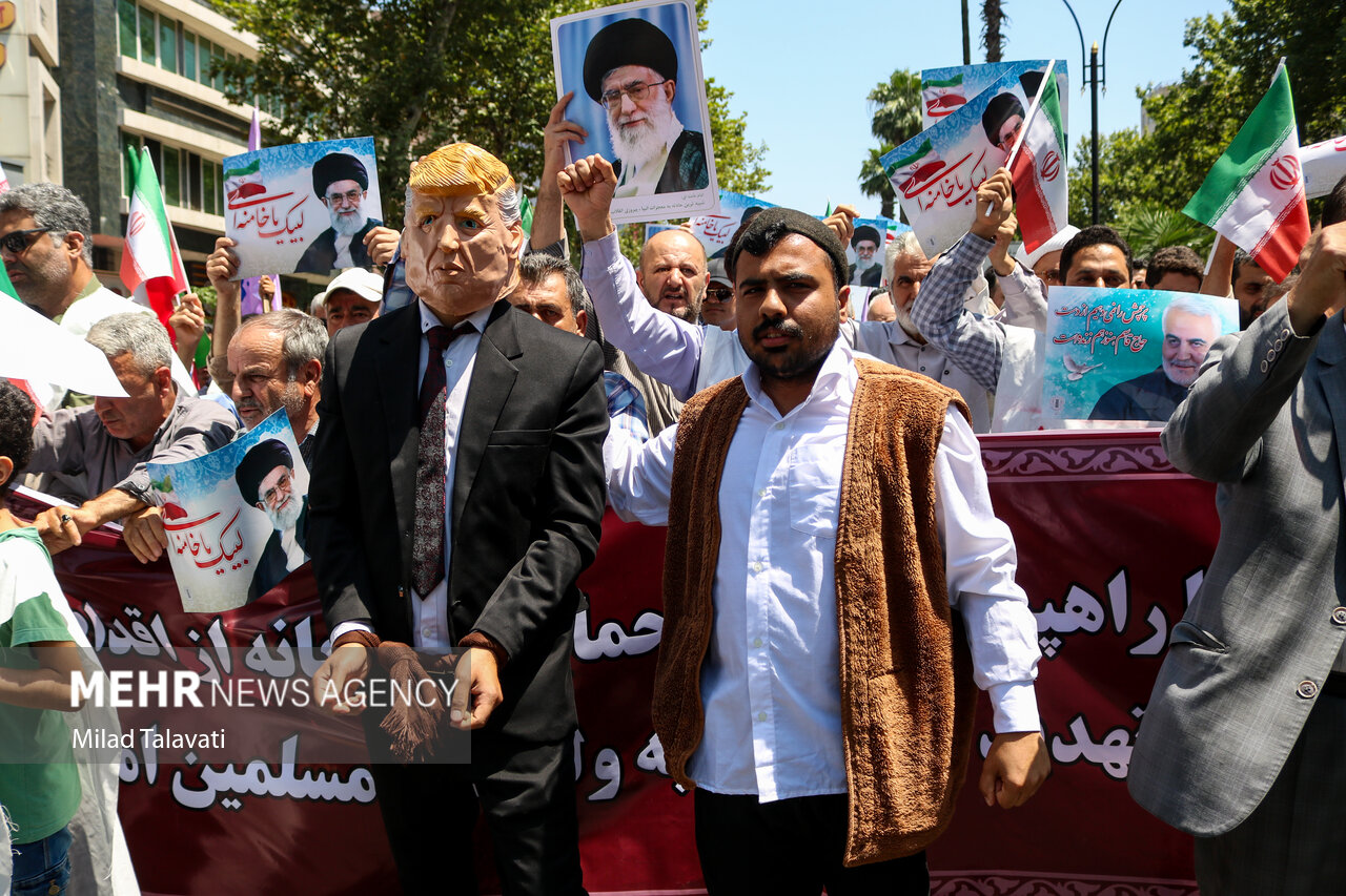 راهپیمایی «جمعه خشم و نصر» در رشت راهپیمایی «جمعه خشم و نصر» در رشت