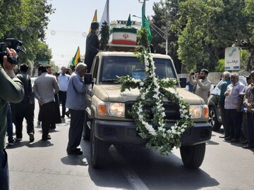 پیکر خانواده شهید حجت الاسلام نیازمند در گنبد تشییع شد