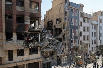 Tahran’daki yabancı büyükelçiler İsrail’in vurduğu sivil binaları ziyaret etti