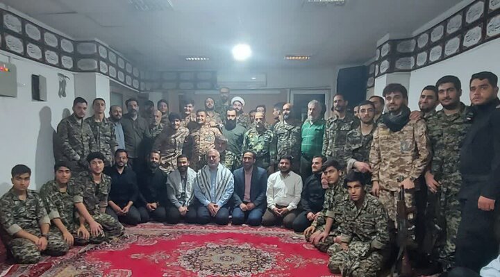 اقدام میدانی قرارگاه قرآنی با اهدای قرآن به حافظان امنیت کشور