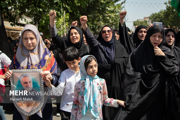 تشییع پیکر مطهر خانواده ۵ نفره شهید «نیازمند» در گنبدکاووس
