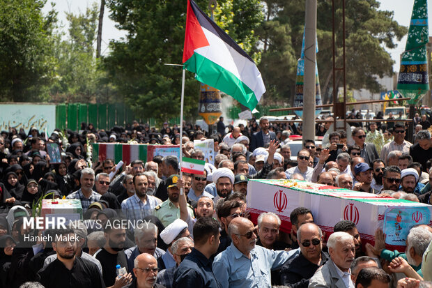 تشییع پیکر مطهر خانواده ۵ نفره شهید «نیازمند» در گنبدکاووس
