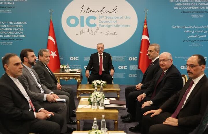 Iran FM holds talks with Turkish president