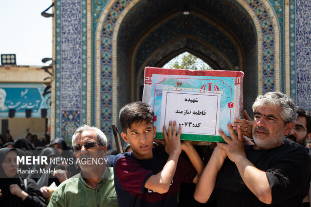 تشییع پیکر مطهر خانواده ۵ نفره شهید «نیازمند» در گنبدکاووس
