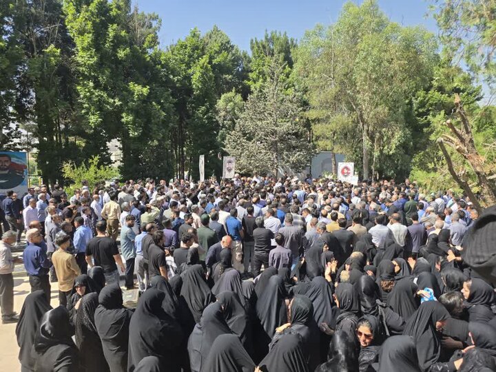 پیکر ۵ شهید مدافع وطن در خرمآباد تشییع شد