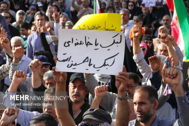 اجتماع مردمی و دانشجویی در ضد جنایات آمریکا و رژیم صهیونیستی 17