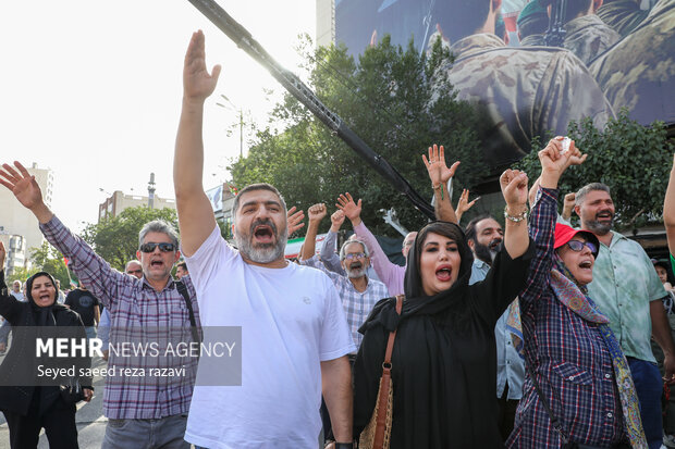 اجتماع مردمی و دانشجویی در ضد جنایات آمریکا و رژیم صهیونیستی 20