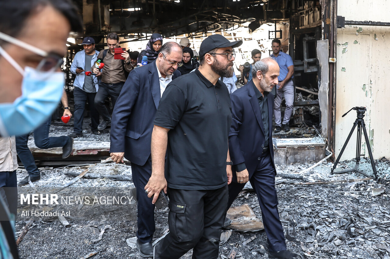 آتش ساختمان شیشهای خاموش است اما آتش زبان حقیقت شعلهورتر