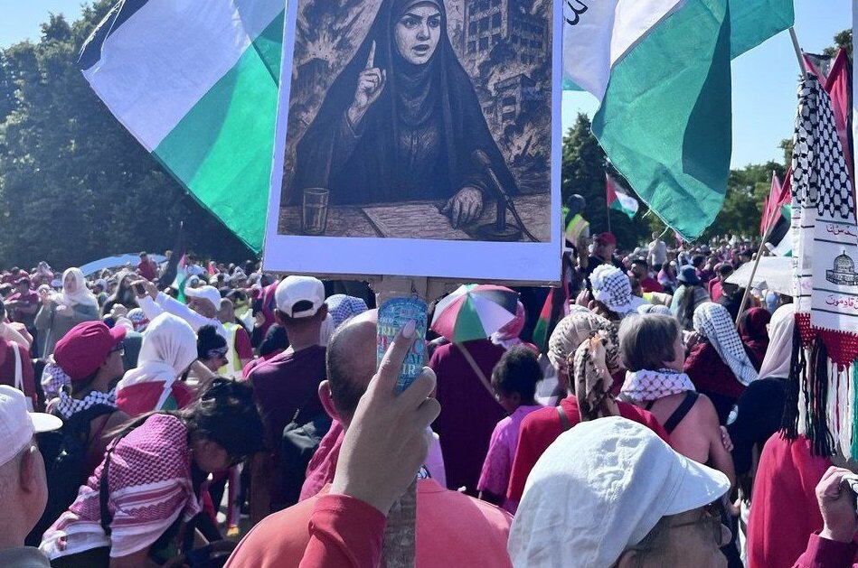 ايران،حاميانش