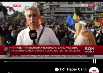 TRT Haber muhabiri Tahran'daki gösterileri yerinde anlattı: 7'den 70'e herkes burada