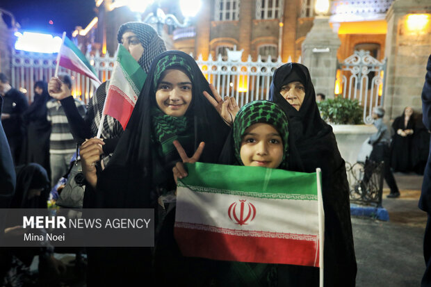 تجمع مردمی در محکومیت تجاوز آمریکا به کشور در تبریز