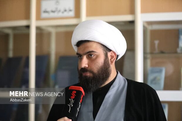 عاشورا واقعه‌ای زنده و قطب‌نمایی برای  جهت‌یابی در مصاف حق و باطل