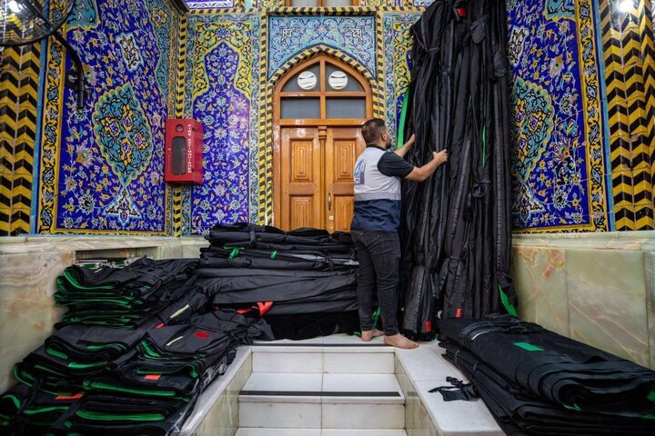 Imam Hussein (PBUH) holy shrine draped in black (+PHOTOs)