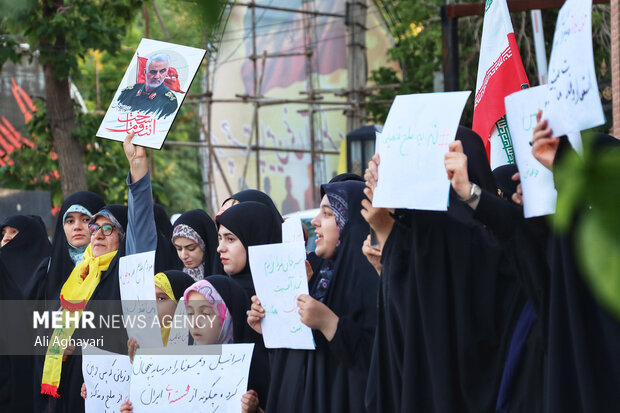 تجمع دانشجویان ارومیه در پی حملات متجاوزانه آمریکا و اسرائیل