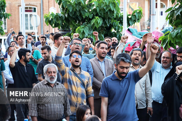 تجمع دانشجویان ارومیه در پی حملات متجاوزانه آمریکا و اسرائیل