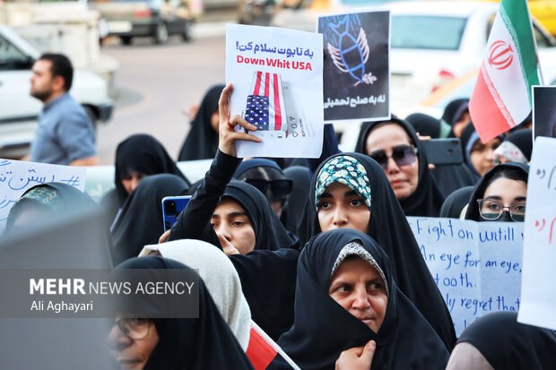 تجمع دانشجویان ارومیه در پی حملات متجاوزانه آمریکا و اسرائیل