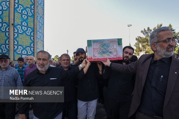 تشییع پیکر شهید راه وطن «حمیدرضا ادیب» در کرج