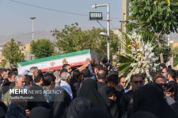 تشییع پیکر شهید راه وطن «حمیدرضا ادیب» در کرج