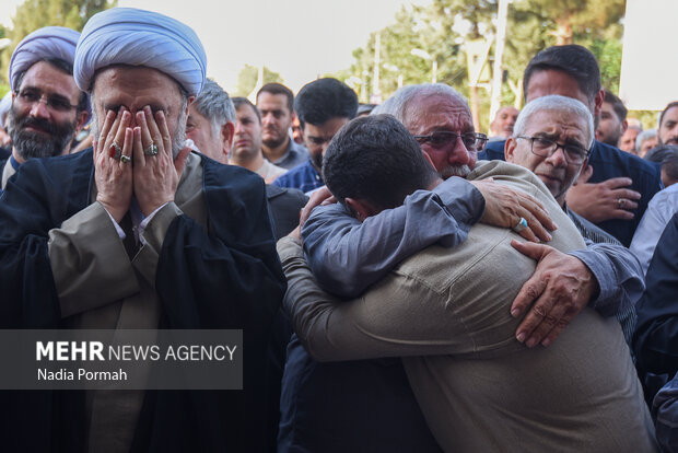 تشییع پیکر شهید راه وطن «حمیدرضا ادیب» در کرج
