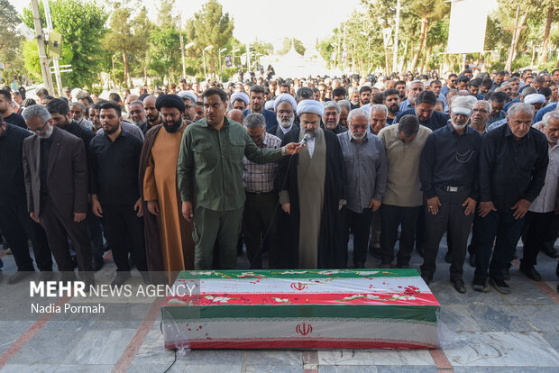 تشییع پیکر شهید راه وطن «حمیدرضا ادیب» در کرج
