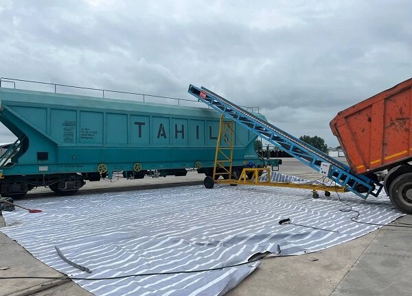 آغاز دوباره ترانزیت اوره از بندرکاسپین به ترکیه پس از ۶ ماه توقف آغاز دوباره ترانزیت اوره از بندرکاسپین به ترکیه پس از ۶ ماه توقف