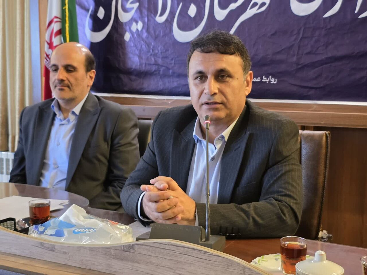 ایستادگی مردم وظیفه مسئولین را سنگینتر میکند ایستادگی مردم وظیفه مسئولین را سنگینتر میکند