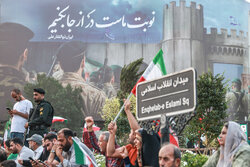 Tehraners rally in support of armed forces victory