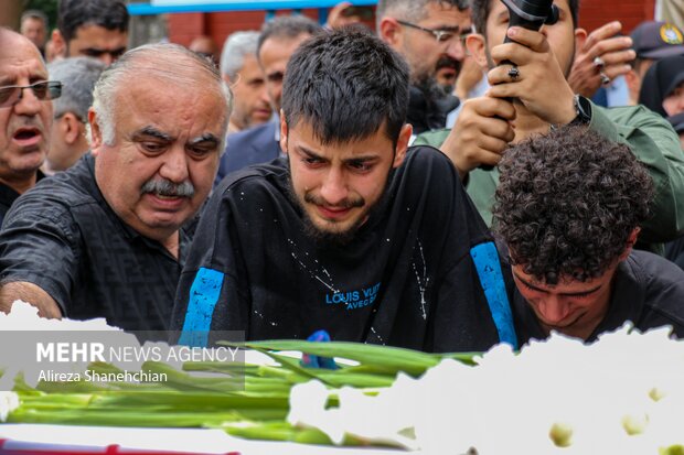 تشییع پیکر شهید راه وطن «امیر حسین صالحی» در رشت