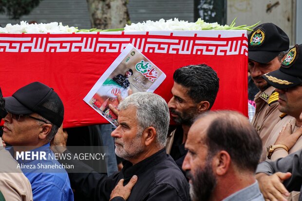 تشییع پیکر شهید راه وطن «امیر حسین صالحی» در رشت