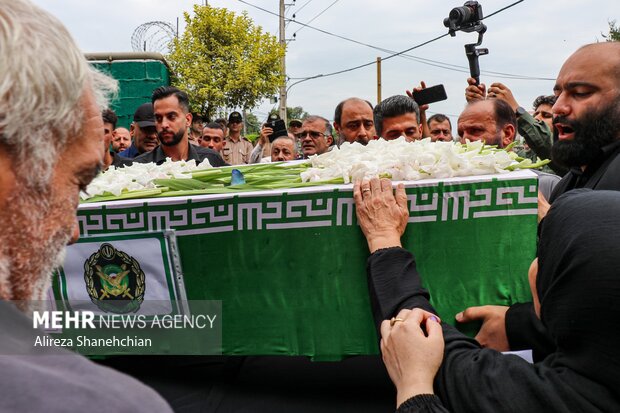 تشییع پیکر شهید راه وطن «امیر حسین صالحی» در رشت
