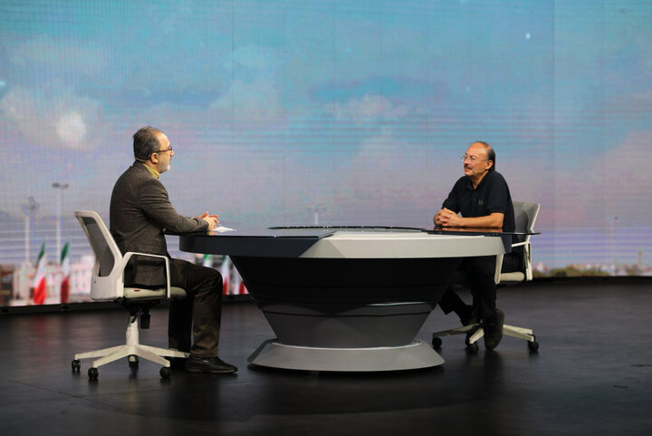 غرب، فیلسوفان خود را نیز در قربانگاه منافع سیاسی ذبح کرد