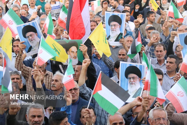 اجتماع مردم کرمانشاه در حمایت از نیروهای مسلح
