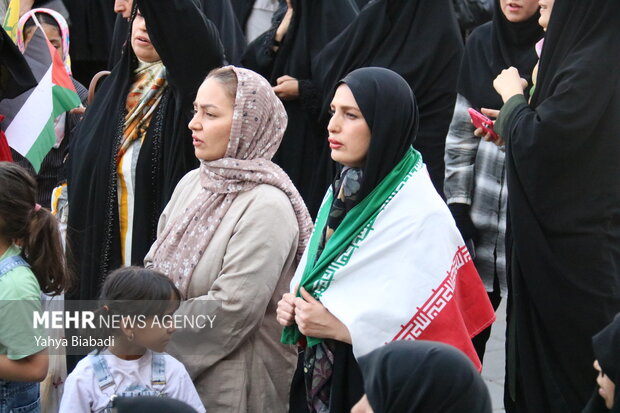 اجتماع مردم کرمانشاه در حمایت از نیروهای مسلح