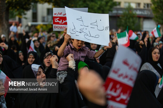 تجمع مردمی حمایت از عملیات «بشارت فتح» در قزوین