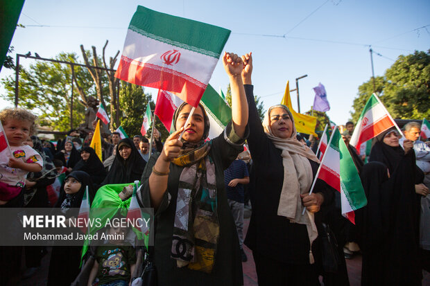 تجمع مردمی حمایت از عملیات«بشارت فتح» در تهران1