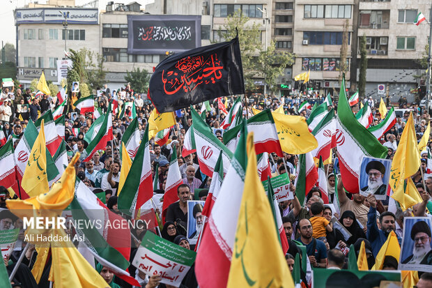 تجمع مردمی حمایت از عملیات«بشارت فتح» در تهران