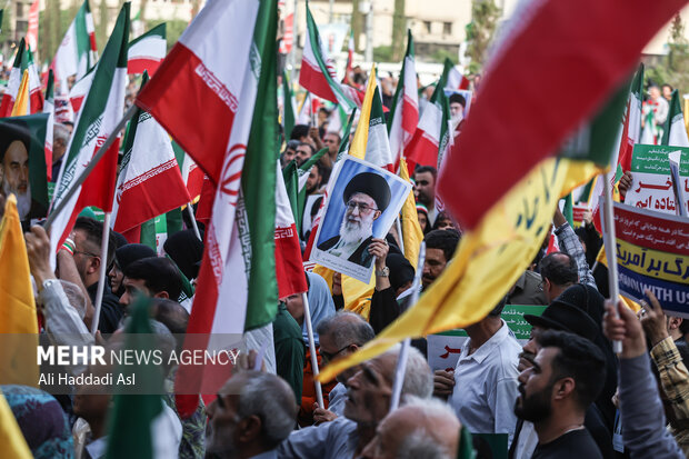تجمع مردمی حمایت از عملیات «بشارت فتح» در تهران 5