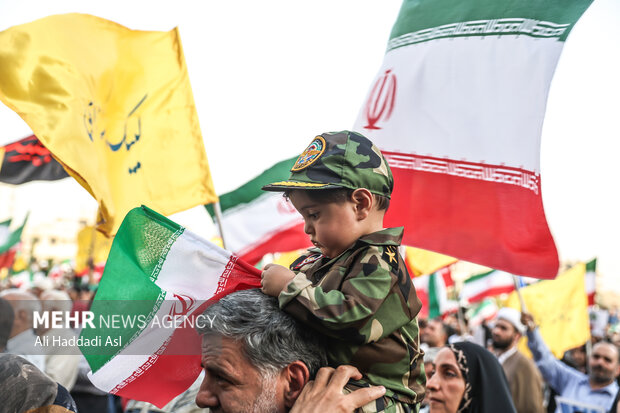 تجمع مردمی حمایت از عملیات «بشارت فتح» در تهران 8