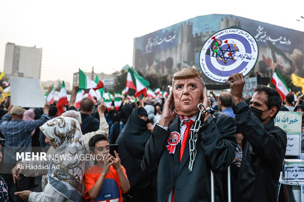 تجمع مردمی حمایت از عملیات«بشارت فتح» در تهران