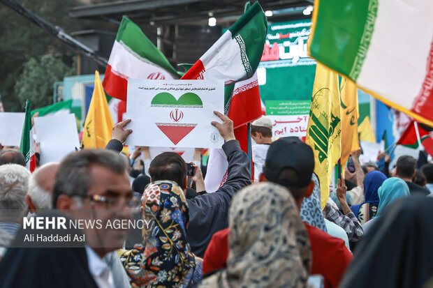 تجمع مردمی حمایت از عملیات «بشارت فتح» در تهران 29
