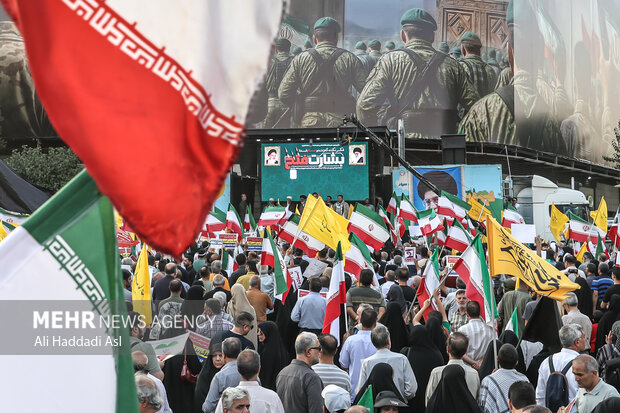 تجمع مردمی حمایت از عملیات «بشارت فتح» در تهران 30