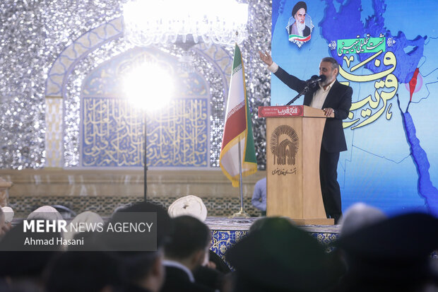 نشست تحلیلی و تبیینی «فتح قریب» در حرم امام رضا (ع)
