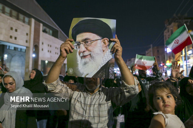 تجمع مردمی برای حمایت از عملیات «بشارت فتح» در اهواز