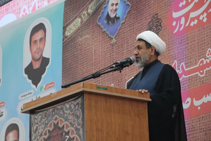کسانی که در راه خدا در خط مقدم جنگ هستند اهل فضل و برتری هستند